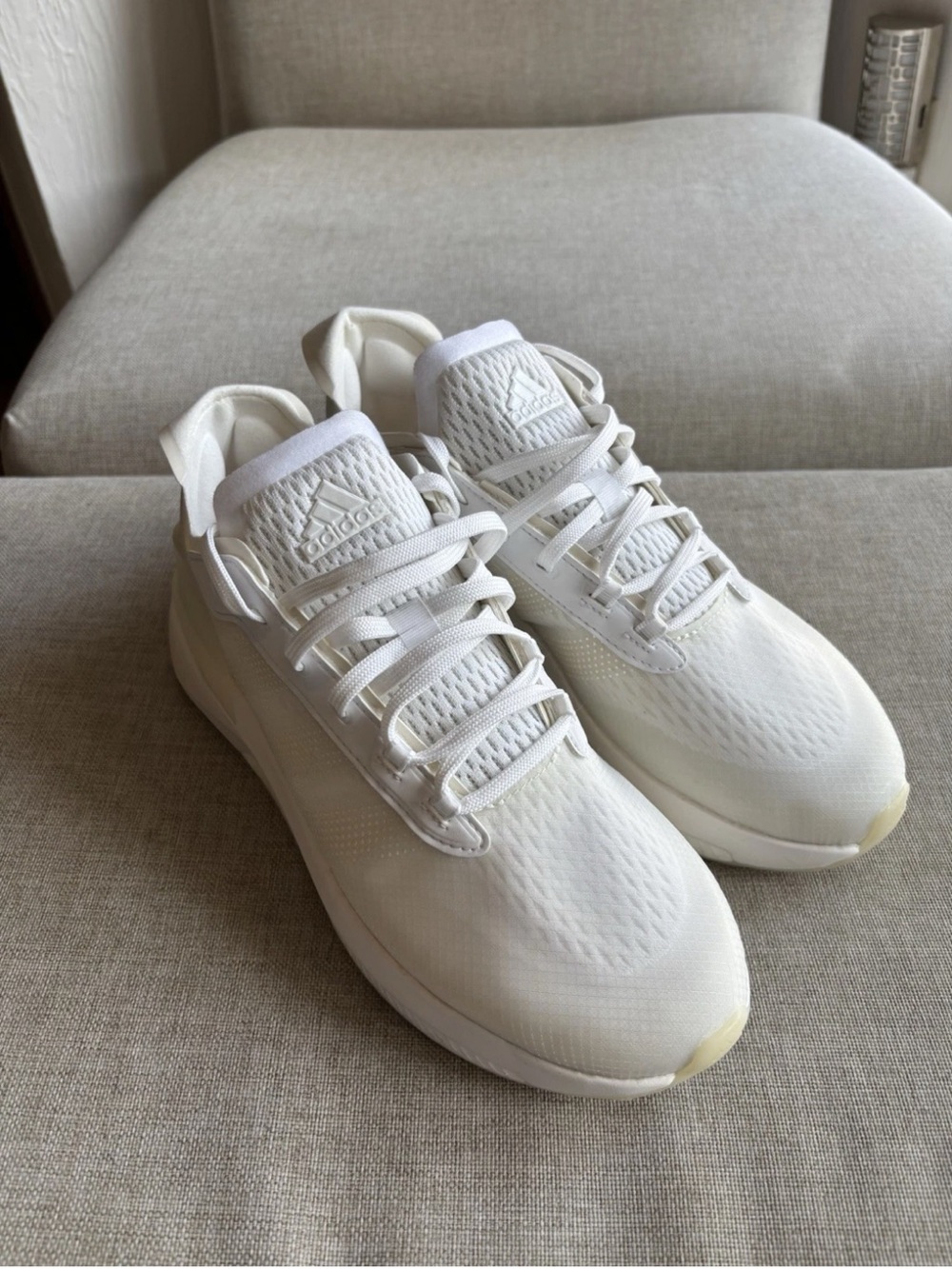 Adidas Avryn Cloud White - Size 9 Men - HP5972 - New With Box